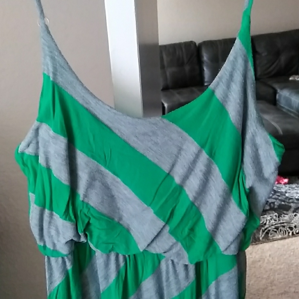 Dress - Picture 2 of 4